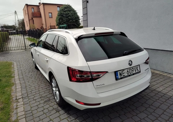Skoda Superb cena 97899 przebieg: 121247, rok produkcji 2019 z Prudnik małe 562